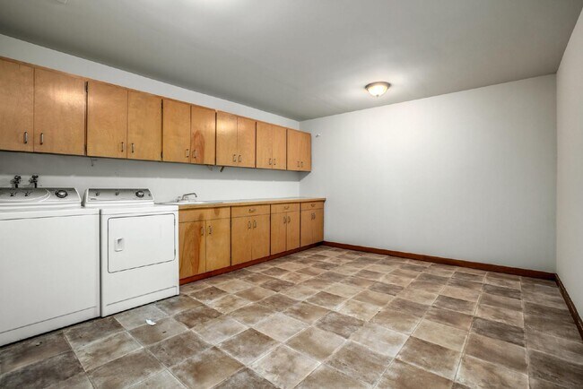 Building Photo - Outstanding Lake Sammamish Views. Private ...