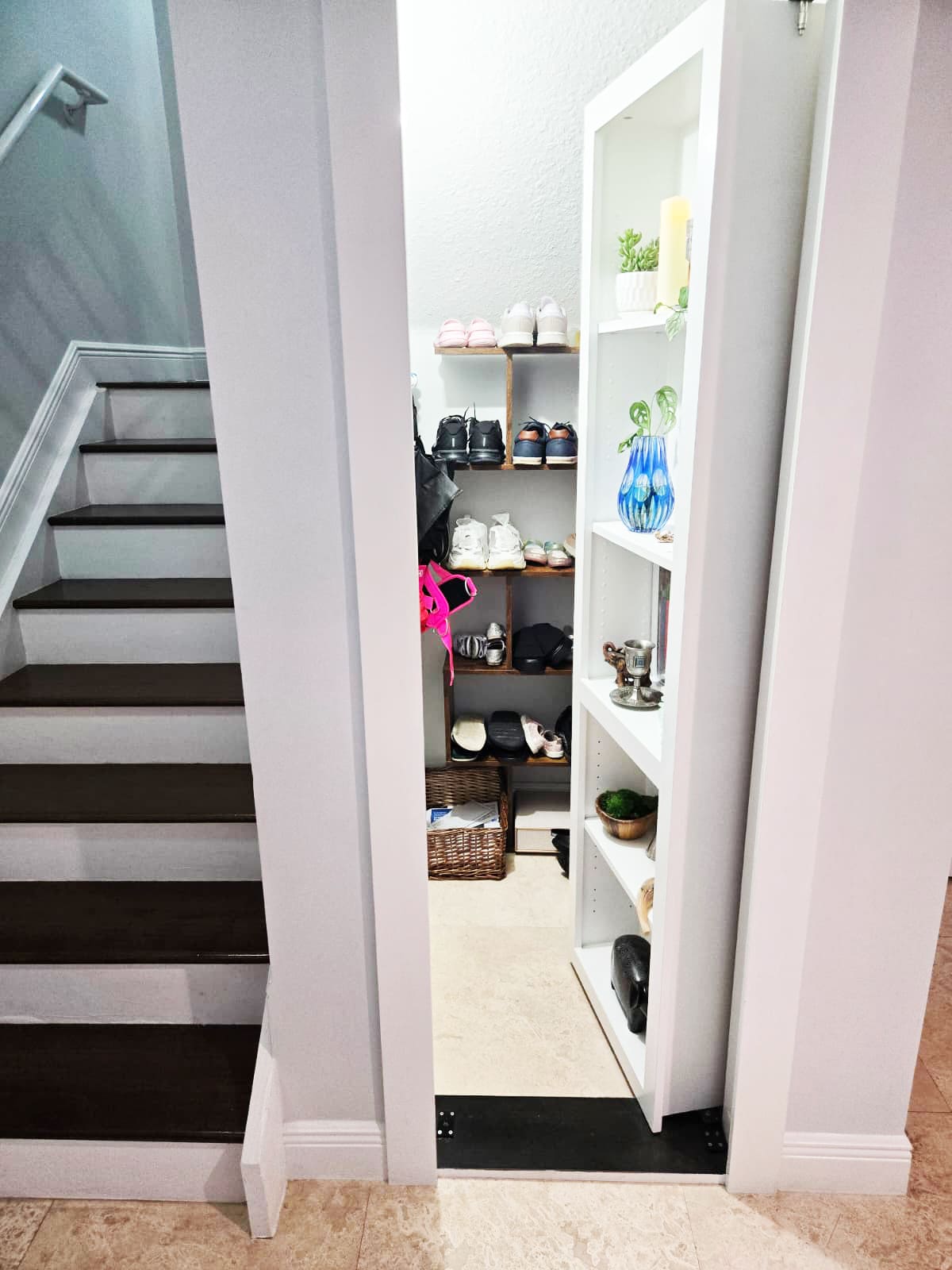 Building Photo - 302 NE 8th Ave