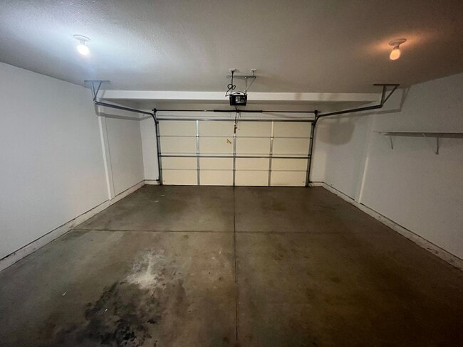 Building Photo - COMING SOON 3 Bedrooms 3 Bathrooms AND A 3...