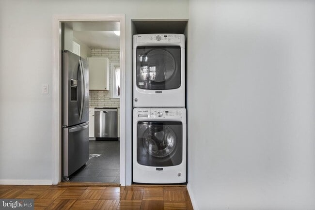 Building Photo - 1635 Ripon Pl