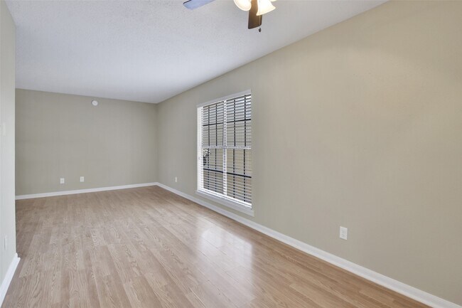 Building Photo - 1300 S Baker Ave