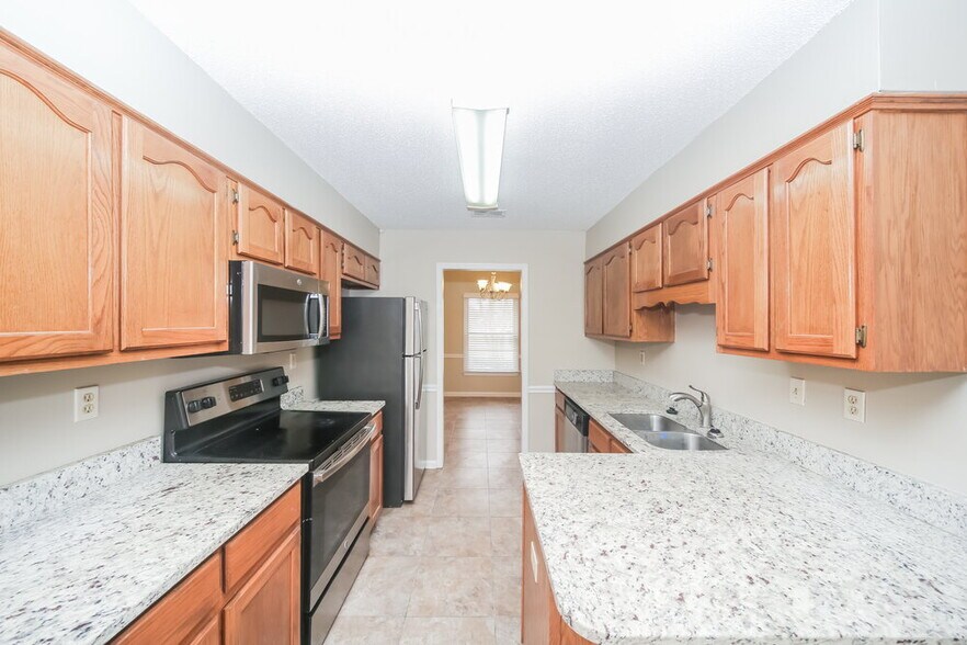 Building Photo - 5495 Philgrove Way