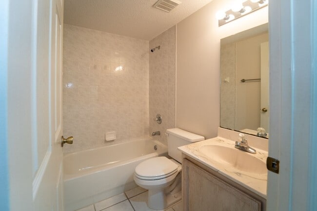 Building Photo - 2BR/2BA Condo in Conquistador – Shores of ...