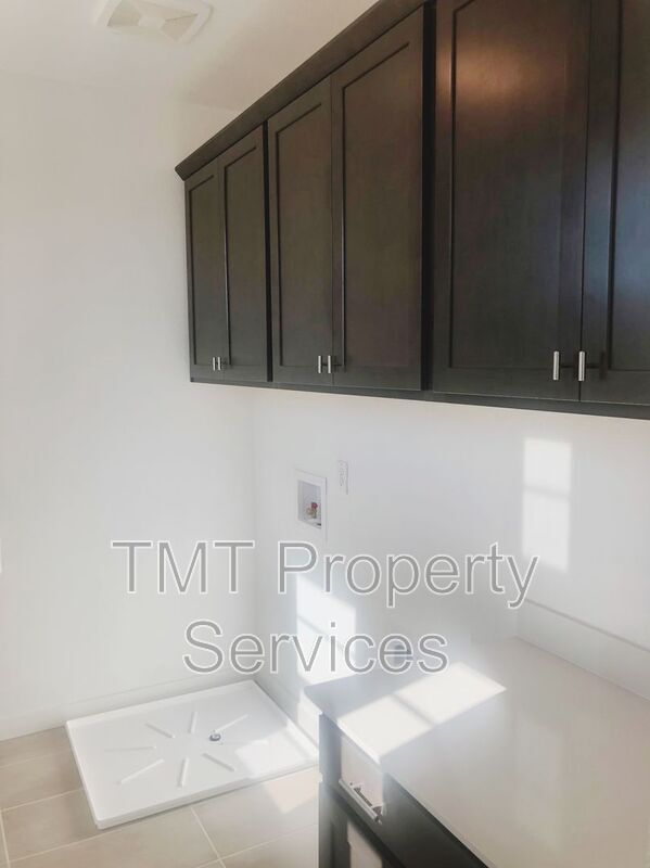 Building Photo - 8194 Champart Cir