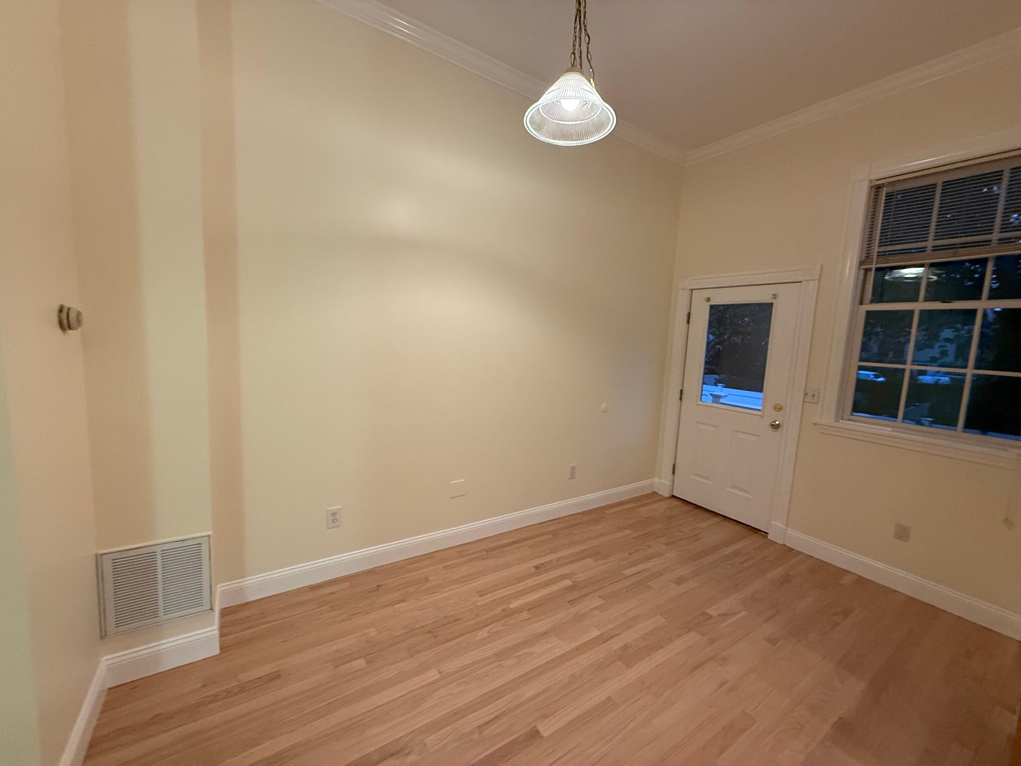 Building Photo - 82 6th St