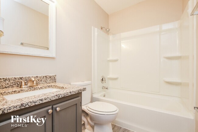 Building Photo - 128 Lismark Dr