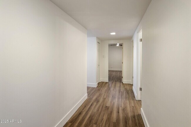 Building Photo - 6936 E 3rd St