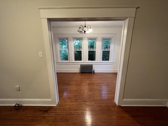 Building Photo - 519 School St