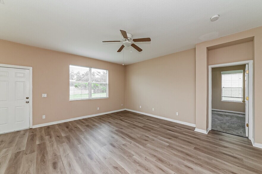 Building Photo - 6305 36th Ct E