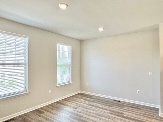 Building Photo - STAFFORD - CENTRAL LOCATION NEAR QUANTICO/...