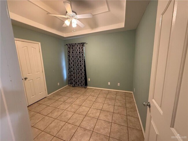 Building Photo - 25 Frontier Dr