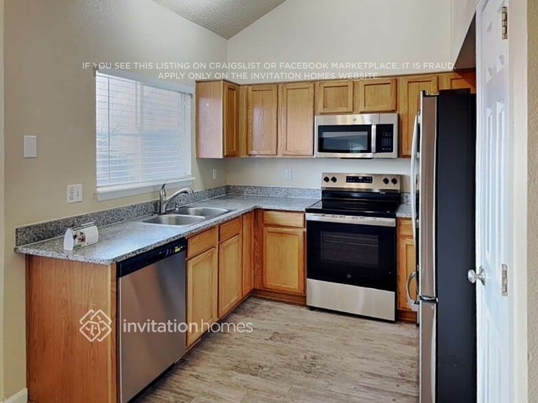 Building Photo - 2455 Wolf Creek Dr