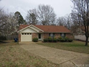 Building Photo - 81 Oak Forest Loop