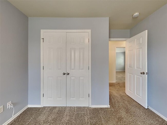 Building Photo - 4504 Applegate Dr