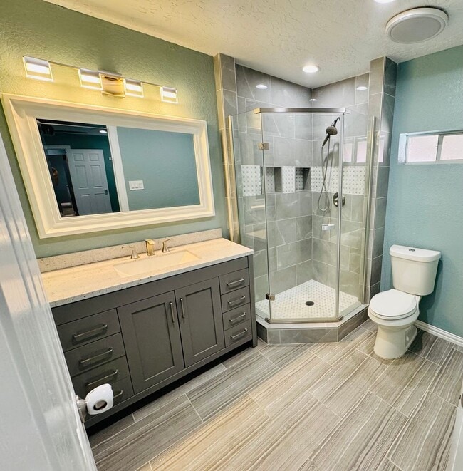 Building Photo - 620 E Main St