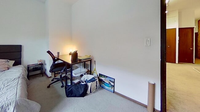Building Photo - 739 W Briar Pl