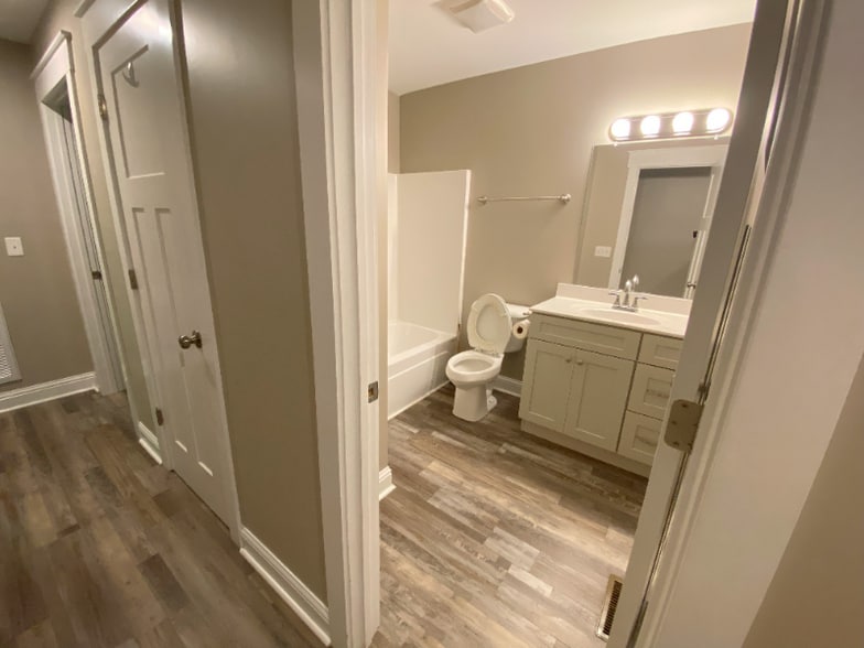 Building Photo - 524 Mill Creek Rd