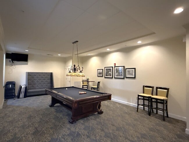 Building Photo - Fifth & Poplar - T.R. Lawing Realty Property