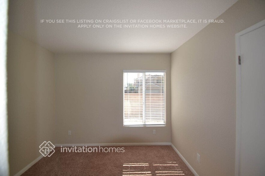 Building Photo - 5516 W Ave L 6