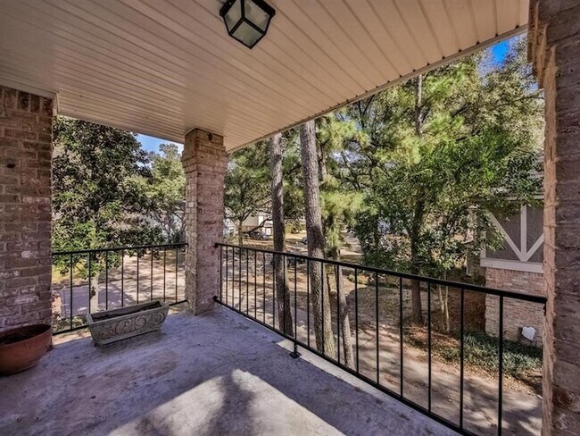 Building Photo - 10519 Laneview Dr