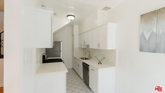 Building Photo - 6336 Orange St