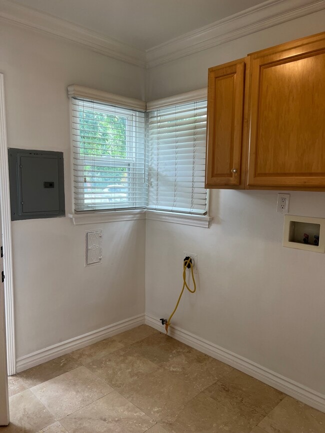 Building Photo - 1744 Stanton Ave