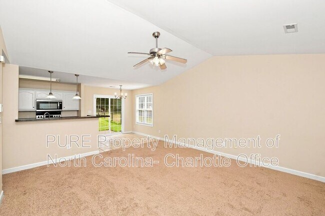 Building Photo - 1459 Ontario Dr