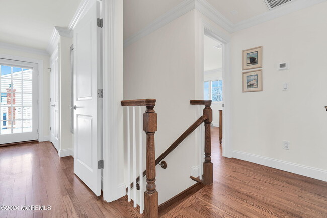 Building Photo - 606 North Blvd