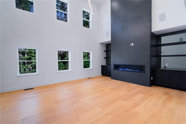 Building Photo - 4051 Annecy Dr SW