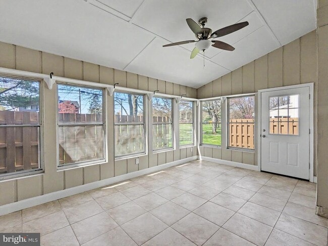 Building Photo - 140 Westbury Ct