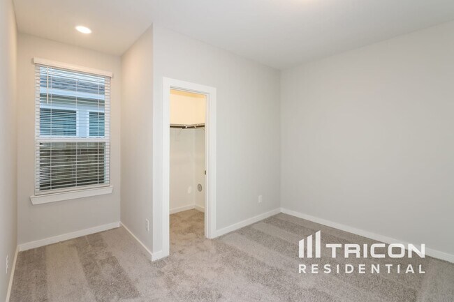 Building Photo - 23627 Gibson Frst Dr