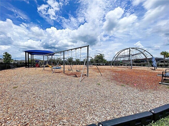 Building Photo - 11152 Leland Groves Dr