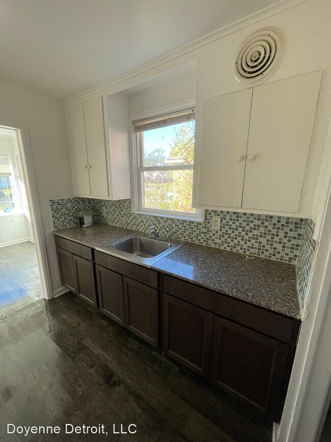 Building Photo - 3 br, 1 bath House - 18412 Glastonbury