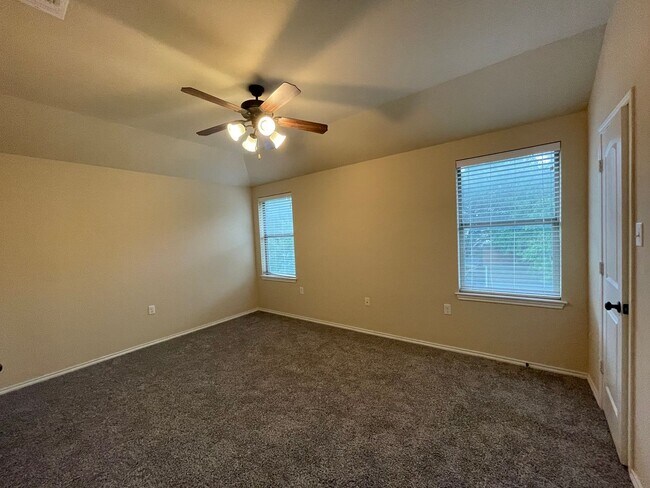 Building Photo - Townhome for rent