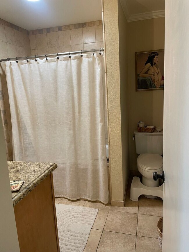 Building Photo - Charming 3 bedroom home in quiet neighborrhood with detached office!