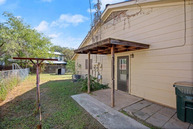 Building Photo - 3505 Rocky Hollow Trail