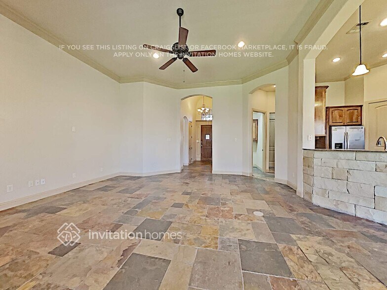 Building Photo - 105 Prairie Dunes Dr