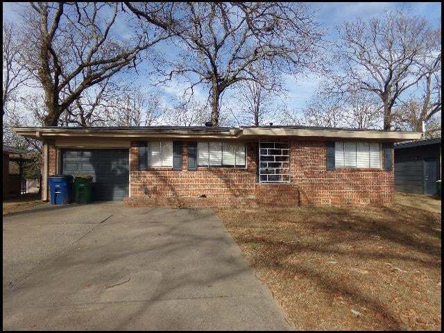 Building Photo - 408 Pickwick Ln