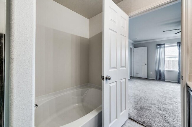 Building Photo - 369 Magma Dr