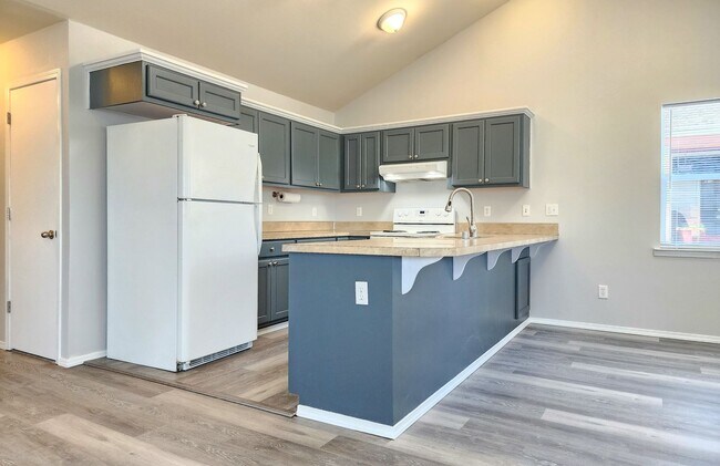 Building Photo - 3 Bedroom 2 Bath Home in Arlington