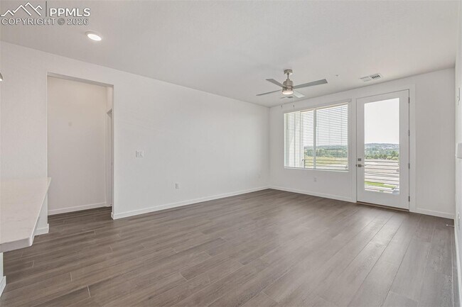 Building Photo - Top Floor Penthouse at Victory Ridge