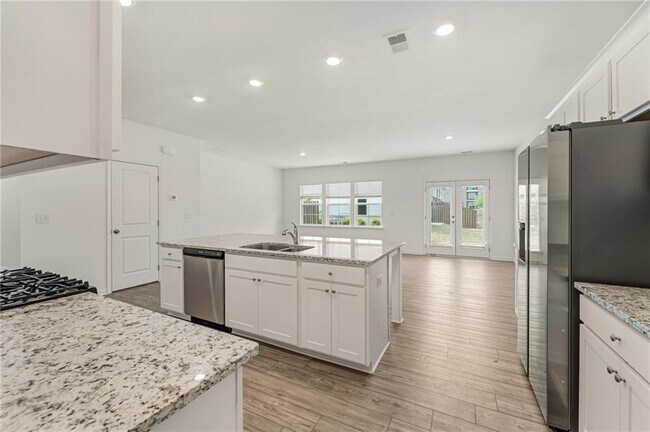 Building Photo - 649 Isom Walk
