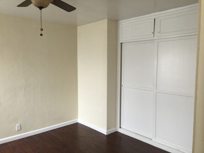 Building Photo - 2051 Cedar Ave