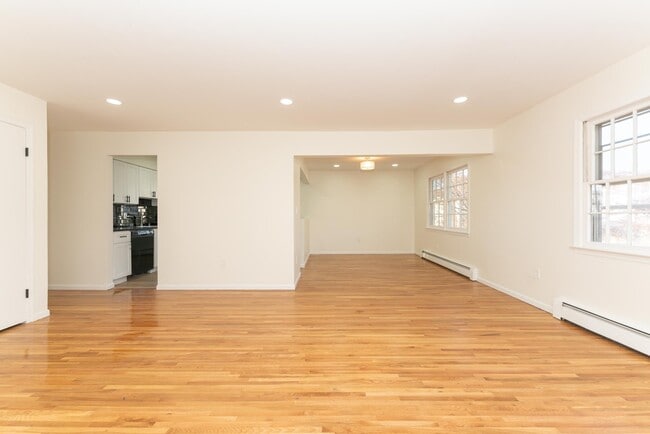 View of dining room - 32 Roseland Ave