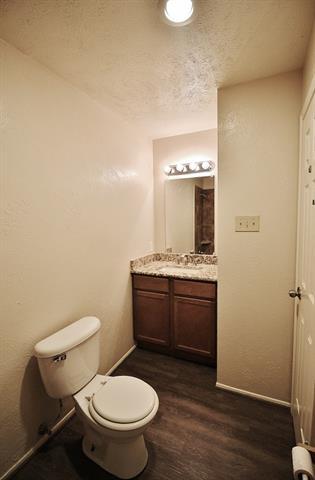 Building Photo - 2809 Santa Monica Dr