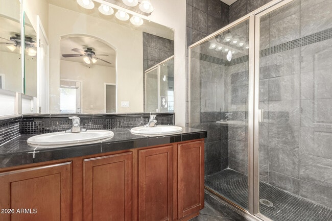 Building Photo - 3426 E Avalon Dr