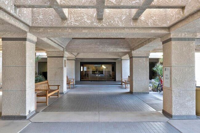 Building Photo - 199 Desert Falls Dr E