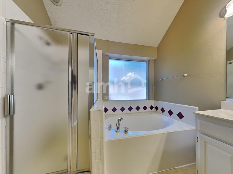 Building Photo - 11601 Wingfield Ln