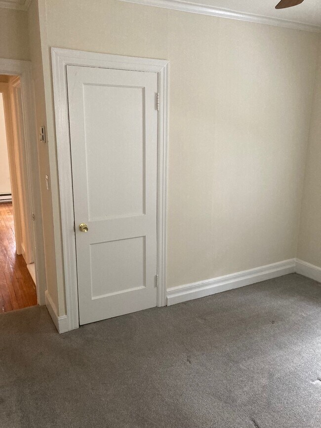 Building Photo - 434 N Main St