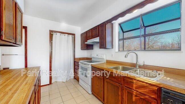 Building Photo - 5735 W 2nd Ave